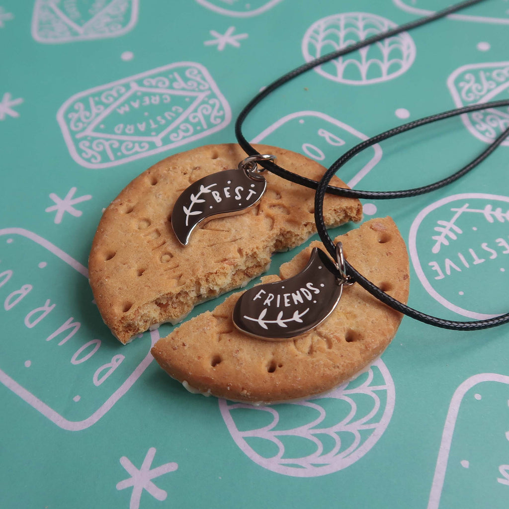 SALE - 90's Cord Best Friends Biscuit Necklace Set
